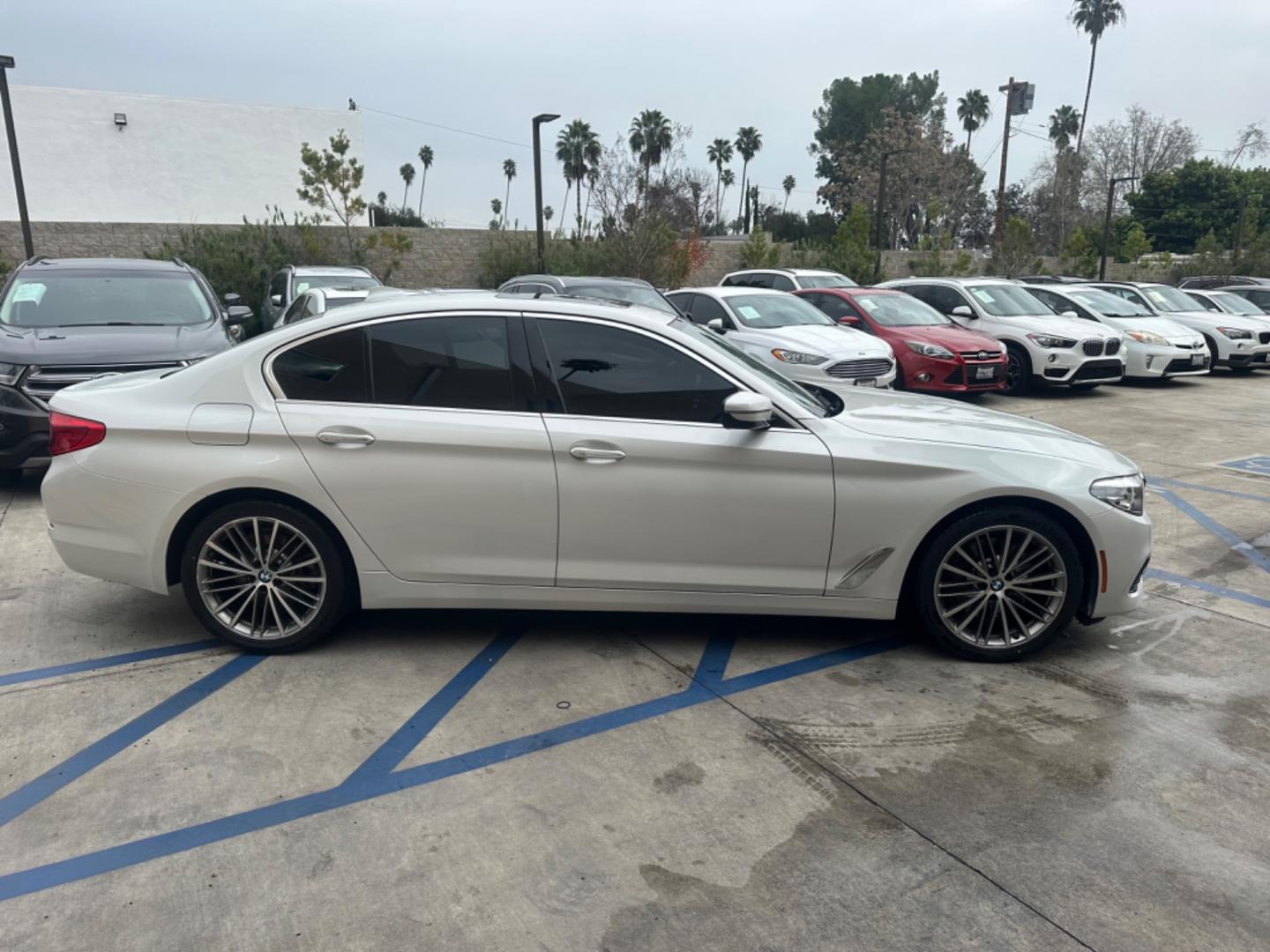 2018 WHITE /Black BMW 5-Series leather (WBAJA5C59JW) with an 2.0 Turbo engine, Automatic transmission, located at 30 S. Berkeley Avenue, Pasadena, CA, 91107, (626) 248-7567, 34.145447, -118.109398 - Low Miles!! Step into the world of luxury and innovation with our 2018 BMW 5-Series 530i, now available at our Buy Here Pay Here (BHPH) dealership in Pasadena, CA. Tailored for car enthusiasts in Altadena CA, Glendale CA, Los Angeles CA, and throughout LA County, this prestigious pre-owned BMW 530 - Photo#6